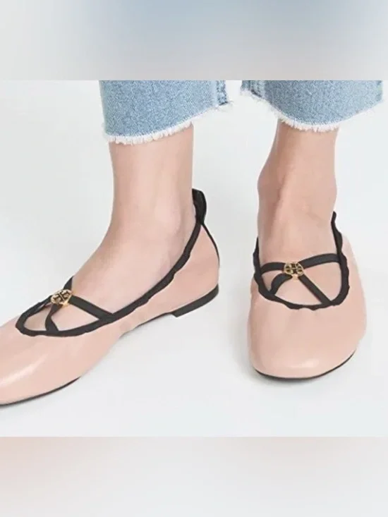 TORY BURCH
Soft Scrunch Leather
Ballet Flat In Blush Pink /with Black Trim - Picture 1 of 11